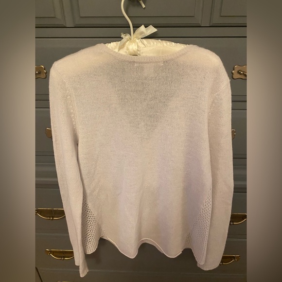 Feather light cashmere 3 season sweater. GUC some pilling and a small moth hole. - Picture 5 of 8